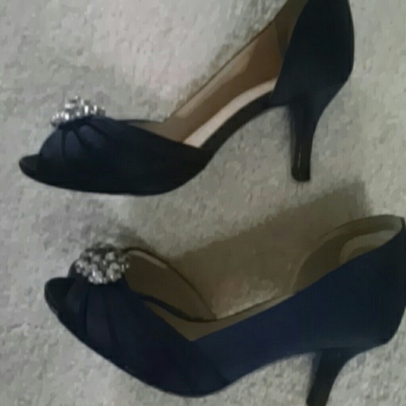 Navy,low heel  with beautiful rhinestone adornment - Picture 2 of 3